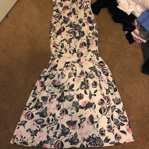 Pink and black flowery dress - Picture 2 of 3